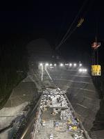 夜のダム工事